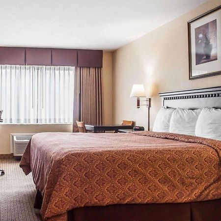 Econo Lodge Elmira-Corning Fisherville Bagian luar foto