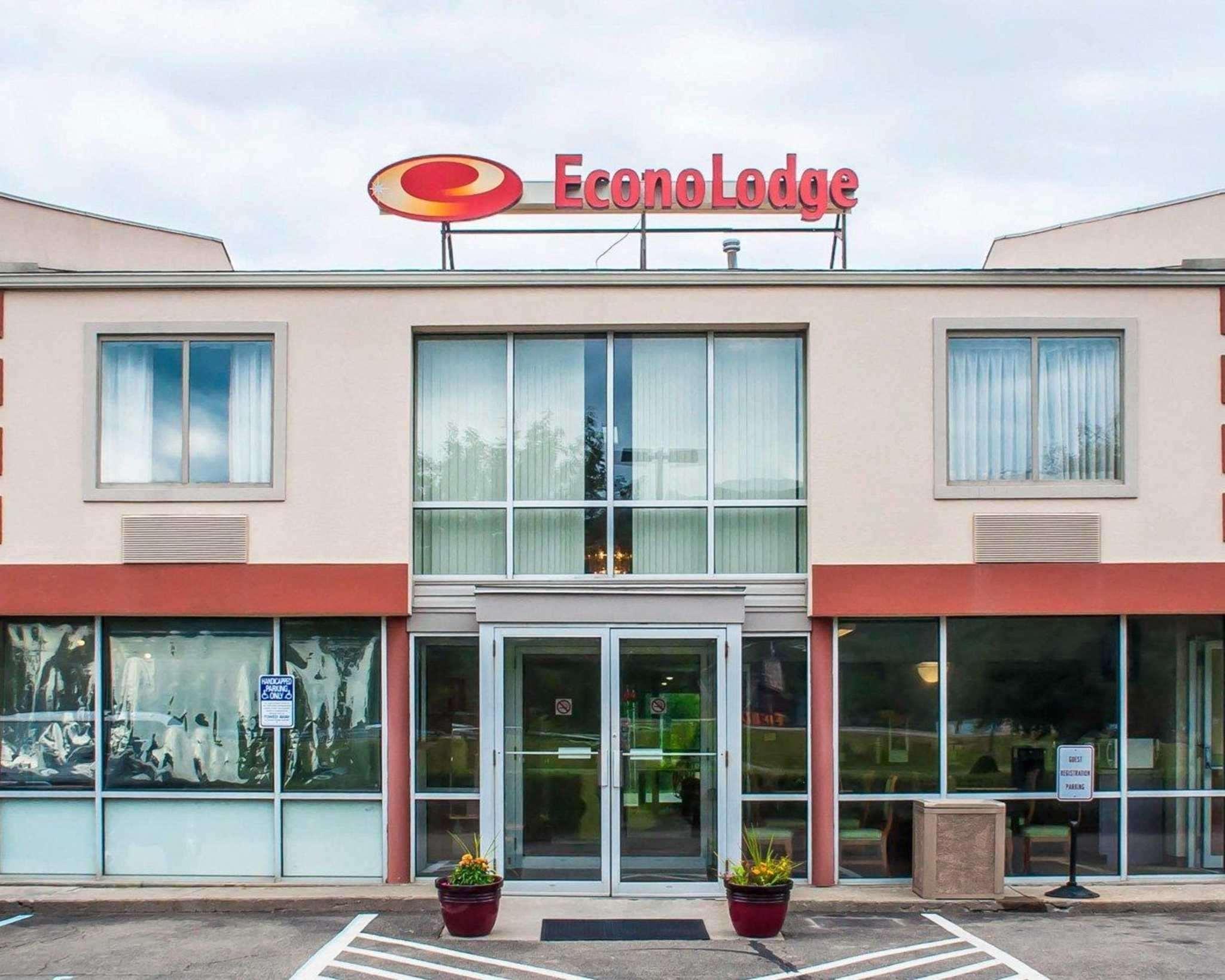 Econo Lodge Elmira-Corning Fisherville Bagian luar foto