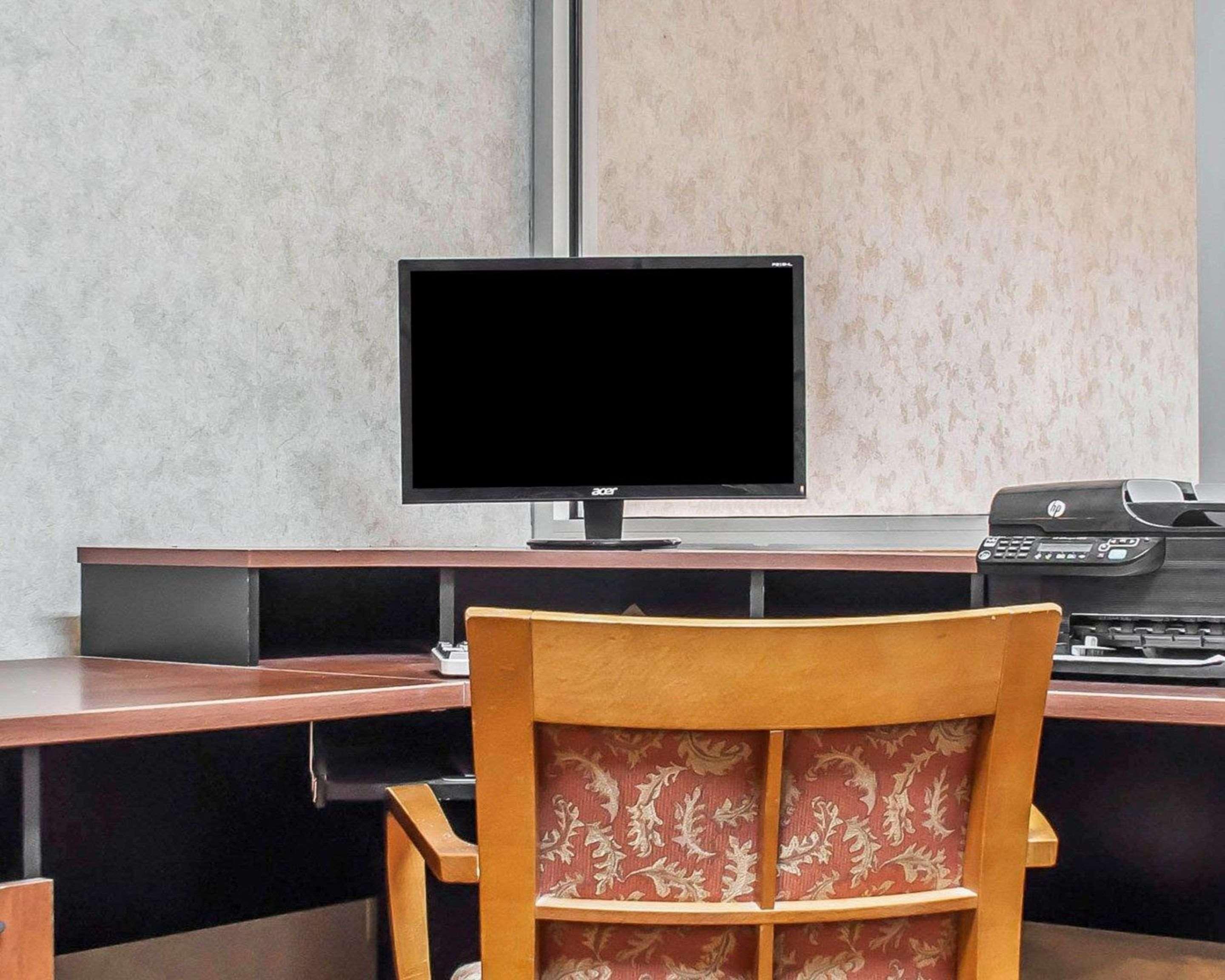 Econo Lodge Elmira-Corning Fisherville Bagian luar foto