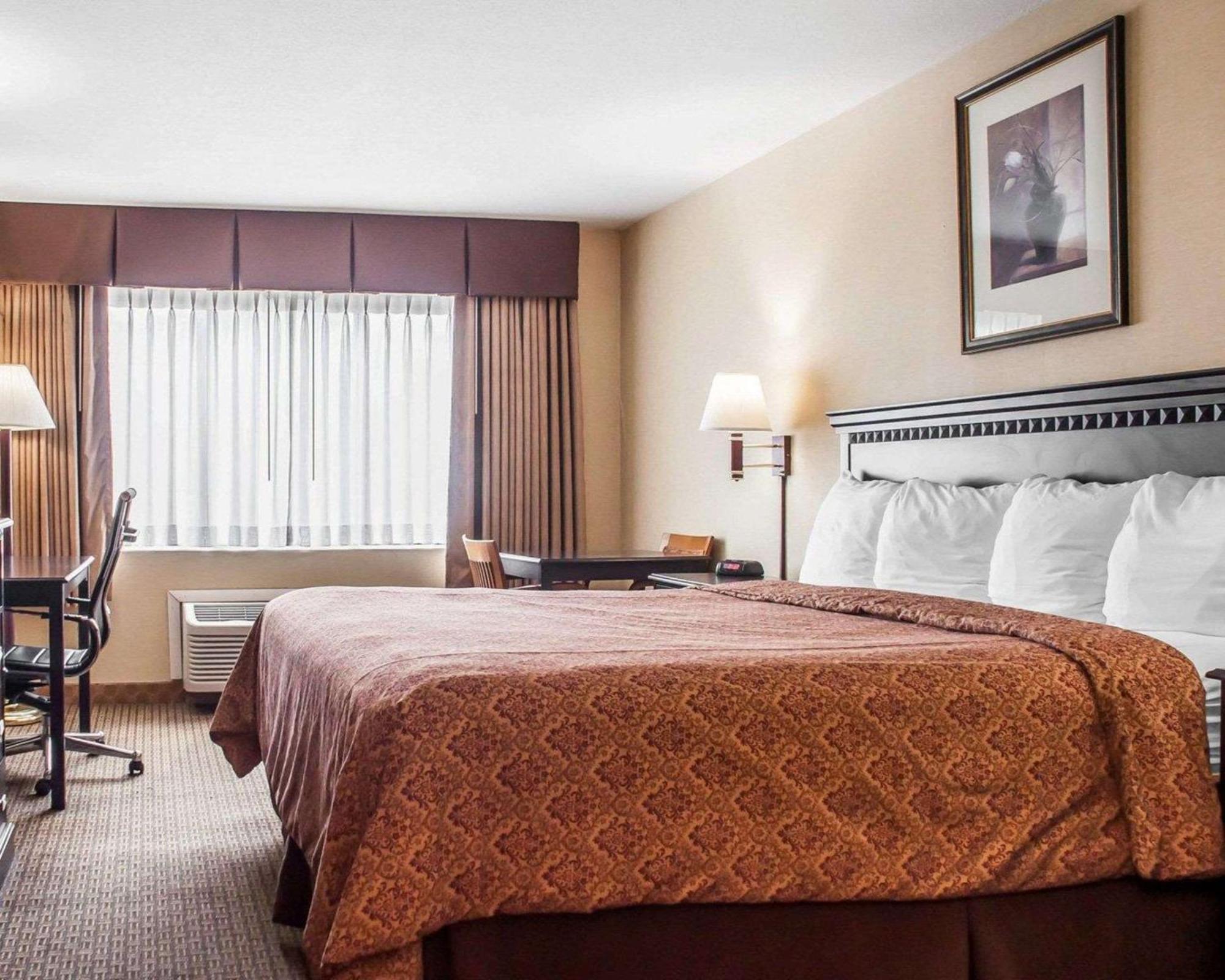 Econo Lodge Elmira-Corning Fisherville Bagian luar foto