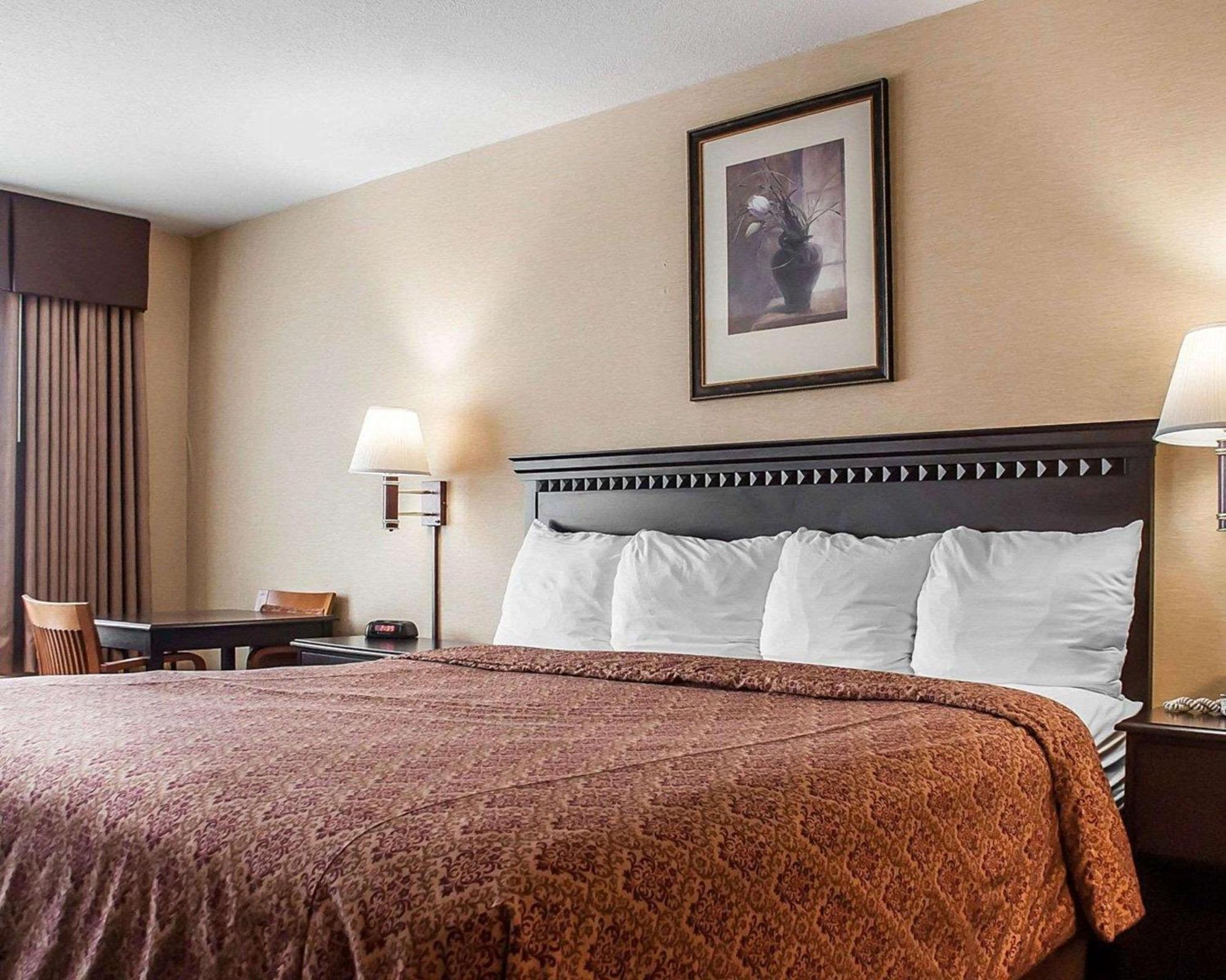 Econo Lodge Elmira-Corning Fisherville Bagian luar foto
