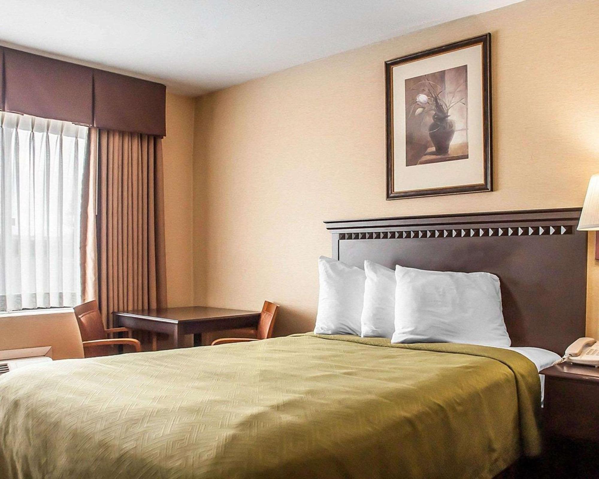 Econo Lodge Elmira-Corning Fisherville Bagian luar foto