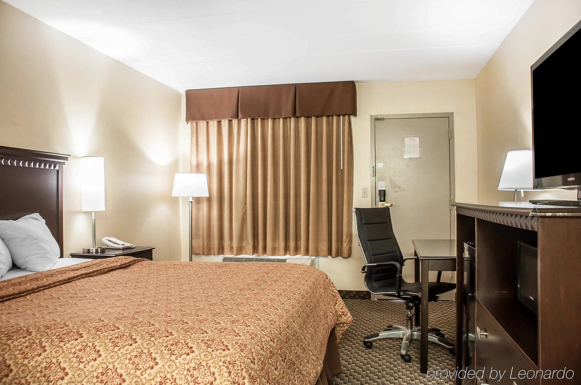 Econo Lodge Elmira-Corning Fisherville Bagian luar foto
