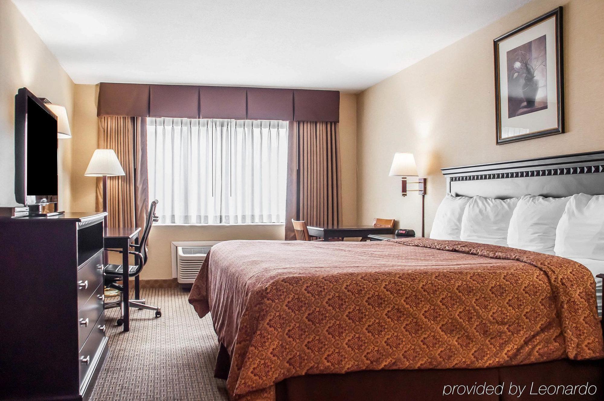 Econo Lodge Elmira-Corning Fisherville Bagian luar foto