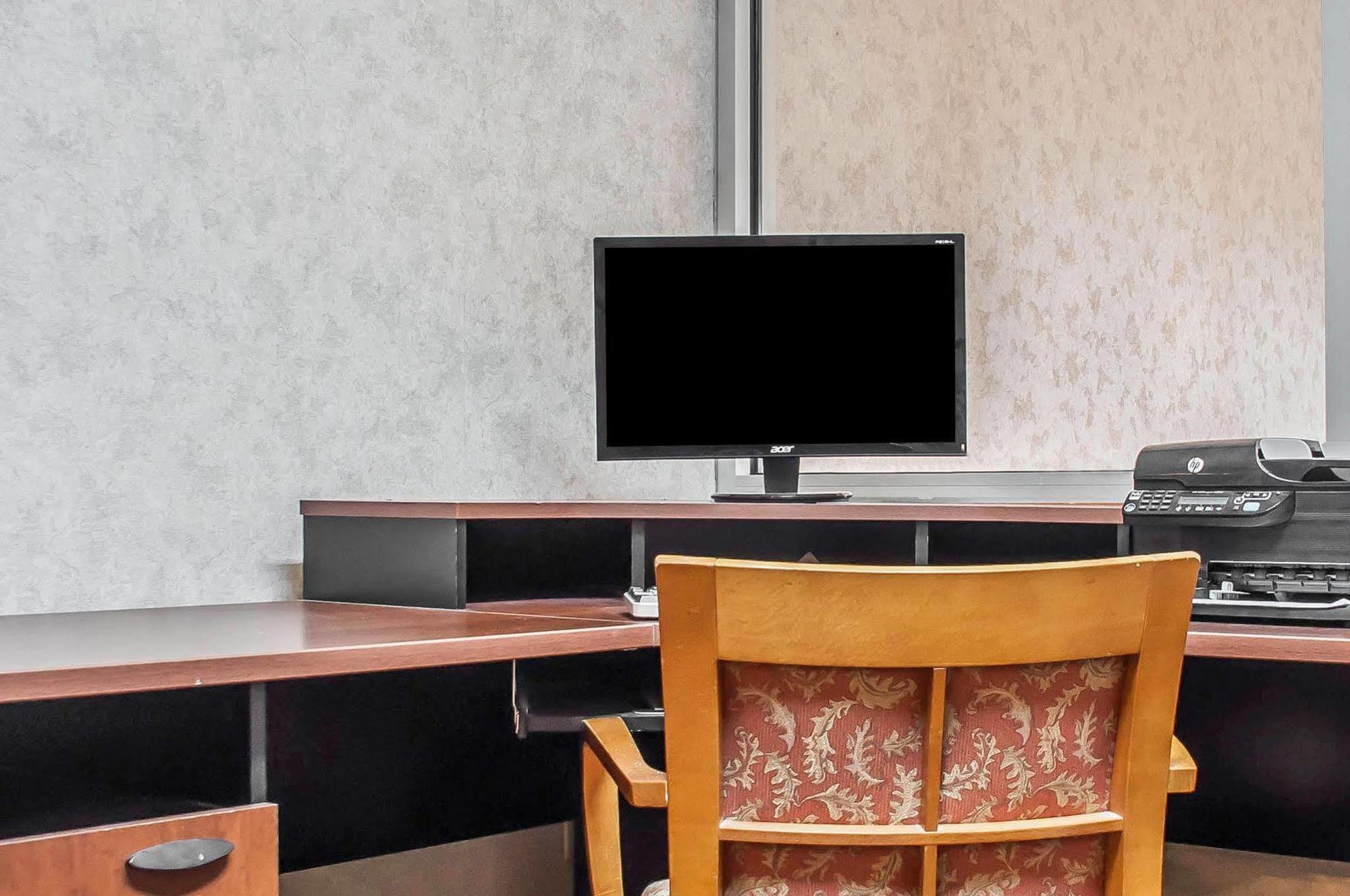 Econo Lodge Elmira-Corning Fisherville Bagian luar foto