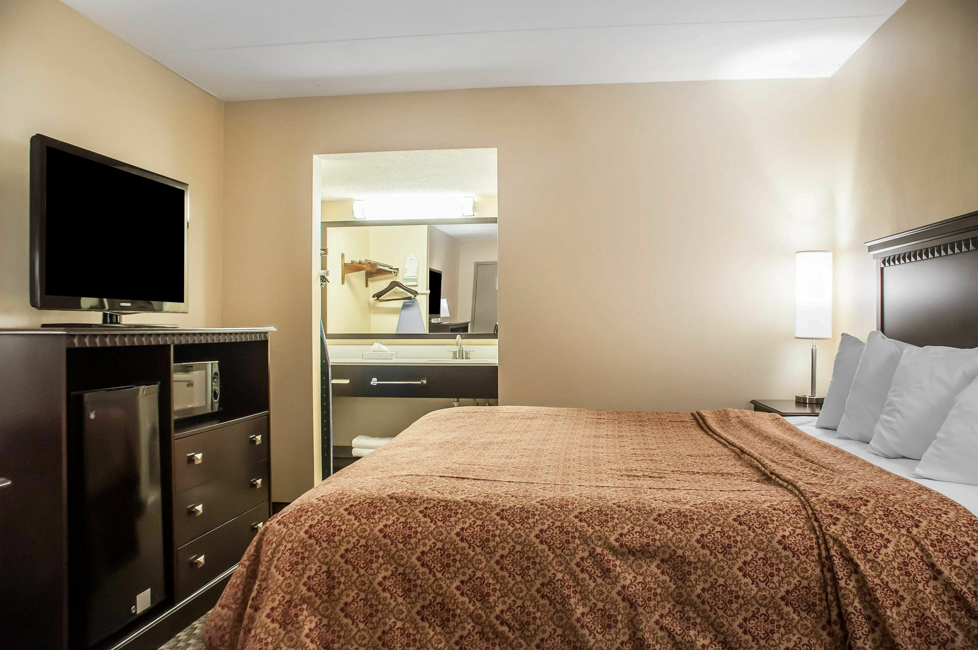 Econo Lodge Elmira-Corning Fisherville Bagian luar foto